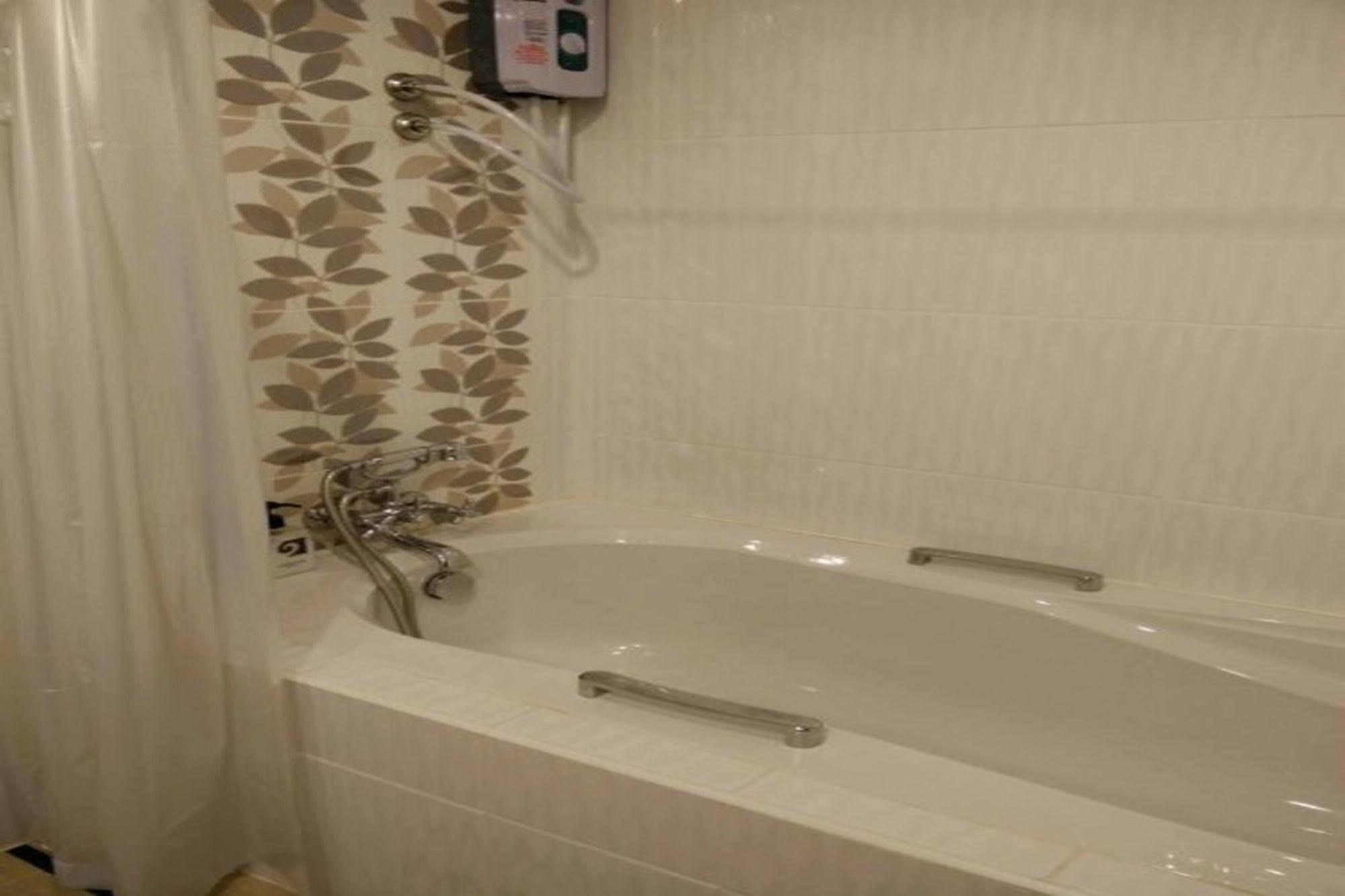 One Fu Hotel Surin Dış mekan fotoğraf